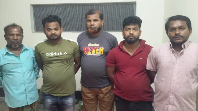 খিলগাঁওয়ে ব্যবসা প্রতিষ্ঠানে চাঞ্চল্যকর ডাকাতির ঘটনায় লুণ্ঠিত মালামাল উদ্ধারসহ ৫ জন গ্রেফতার