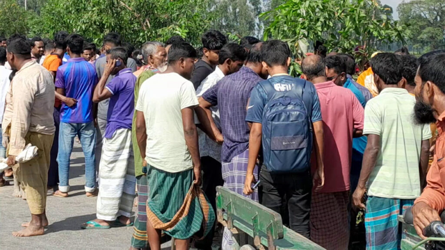 গাইবান্ধায় লরিচাপায় মা-ছেলেসহ ৩ জনের মৃত্যু