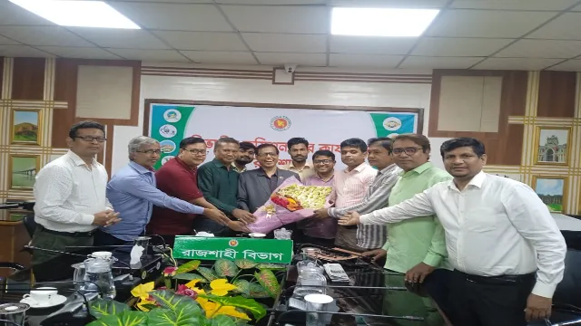 বিভাগীয় কমিশনারের সাথে রাজশাহী প্রেসক্লাব নেতৃবৃন্দের মতবিনিময়