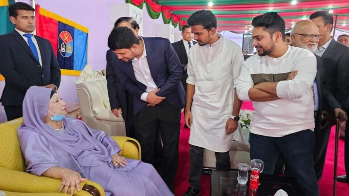 সেনাকুঞ্জে খালেদা জিয়ার সঙ্গে সমন্বয়কদের যে আলোচনা হলো