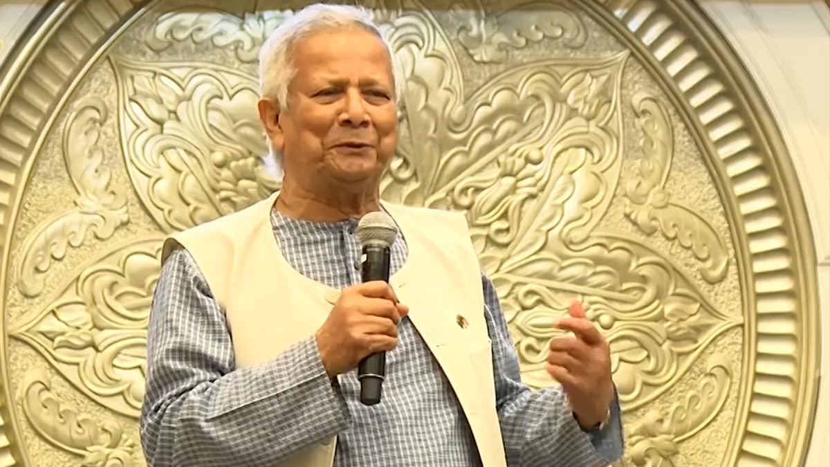 তিনদিনের সফর শেষে ঢাকার উদ্দেশে কুয়ালালামপুর ছেড়েছেন প্রধান উপদেষ্টা