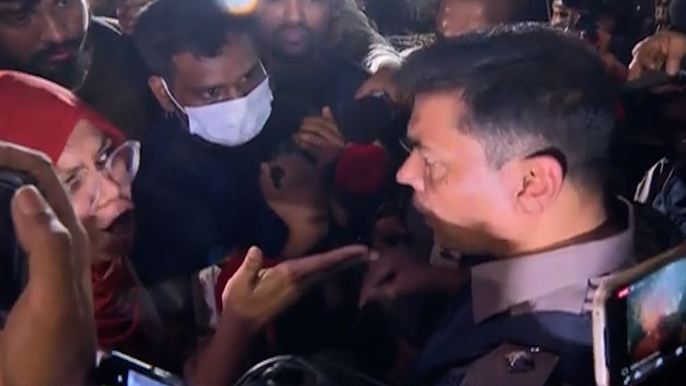 ৪৭তম বিসিএস: শাহবাগে আন্দোলনকারীদের সাথে ডিসি মাসুদের বাকবিতণ্ডা