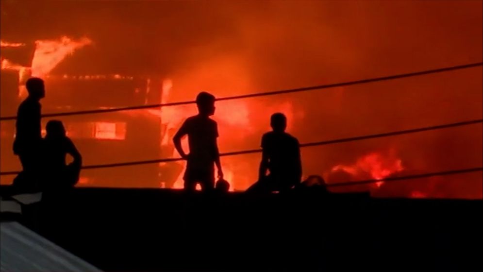 কড়াইল বস্তিতে ভয়াবহ অগ্নিকাণ্ড  সিলিন্ডারের কারণে দ্রুত ছড়িয়েছে আগুন, ভস্ম অন্তত দেড় হাজার ঘর: ফায়ার সার্ভিস