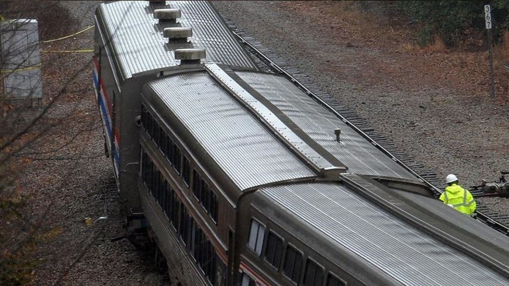 চীনে ট্রেন দুর্ঘটনায় ১১ রেলকর্মী নিহত