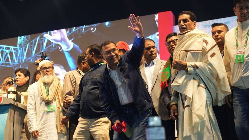 ৭ জেলায় সমাবেশ শেষে ঢাকায় ফিরলেন তারেক রহমান