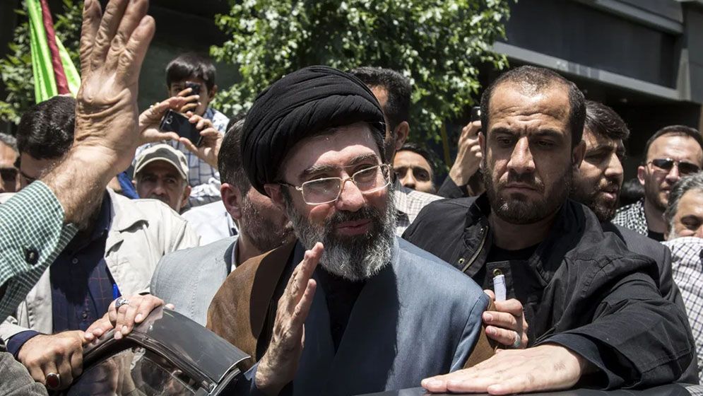 খামেনির ছেলে মোজতবার নামে বিদেশে শত শত কোটি টাকার সম্পত্তি