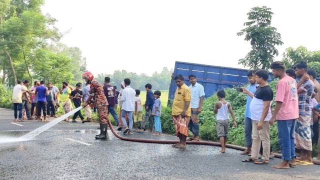 ঠাকুরগাঁওয়ে ট্রাকের ধাক্কায় মোটরসাইকেল আরোহী নারী নিহত, আহত ২