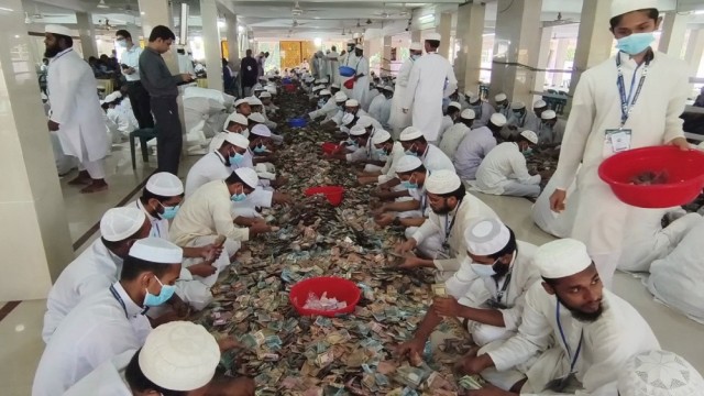 পাগলা মসজিদে ৬ মাসে মিলল প্রায় ১৬ কো‌টি টাকা