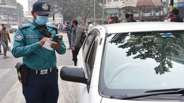 ট্রাফিক আইন লঙ্ঘনে ডিএমপির ২৩৫৭ মামলা
