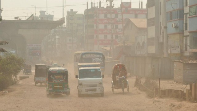বায়ুদূষণে ঢাকা আজ ৩৫ তম, শীর্ষে লাহোর