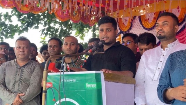লুটপাটের জন্য ছাত্রজনতা রক্ত দেয়নি: হাসনাত আবদুল্লাহ
