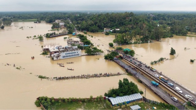 চট্টগ্রামে সাড়ে ৪ লাখ মানুষ পানিবন্দি