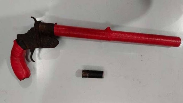 কুষ্টিয়ার দৌলতপুরে শুটার গান ও গুলি উদ্ধার