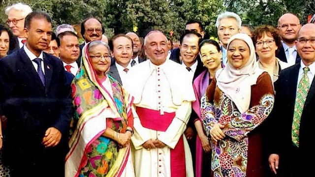 কূটনীতিকদের সঙ্গে চা-চক্রে অংশ নিলেন প্রধানমন্ত্রী