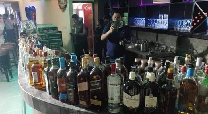 উত্তরায় কিং ফিশার বারে ডিবির অভিযান