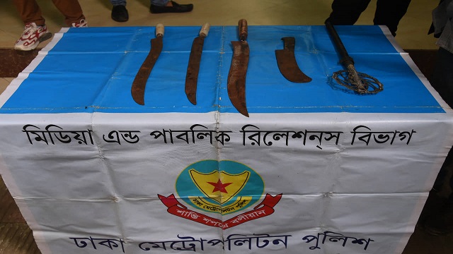 উদ্ধারকৃত দেশীয় অস্ত্র 