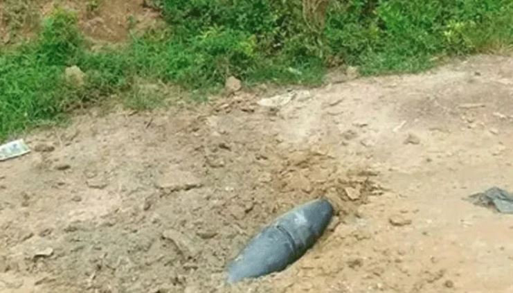 এবার মিয়ানমারের যুদ্ধবিমান থেকে ছোড়া ২ গোলা পড়লো বাংলাদেশে