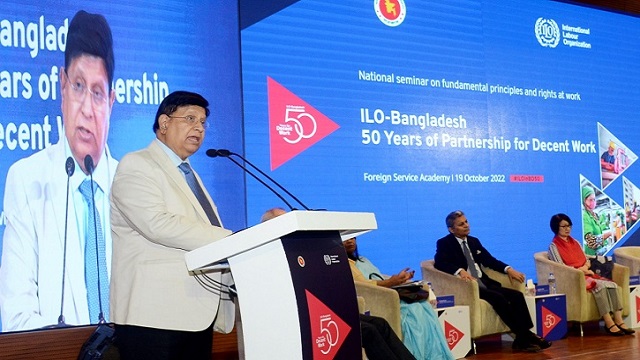 শ্রম ইস্যুকে রাজনৈতিকভাবে ব্যবহার না করার আহ্বান পররাষ্ট্রমন্ত্রীর