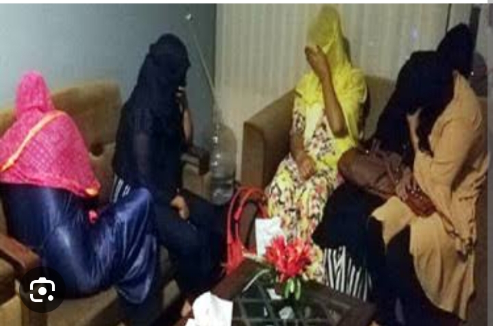 রাজধানীর গুলশানে স্পা সেন্টারে অভিযানে ২০ নারী পুরুষ আটক