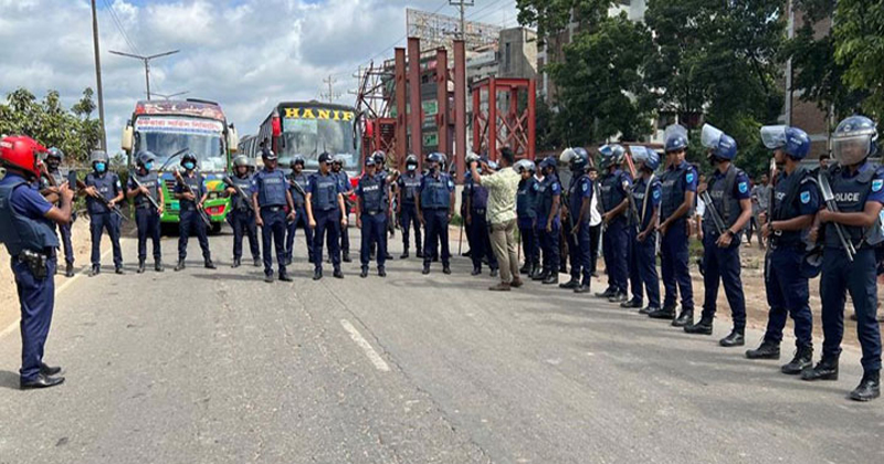 রাজধানীর প্রবেশমুখে তল্লাশি, ভোগান্তিতে যাত্রীরা
