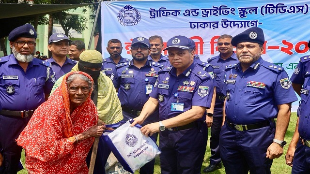 অসহায়-দুস্থদের মাঝে টিডিএস এর ঈদ সামগ্রী বিতরণ