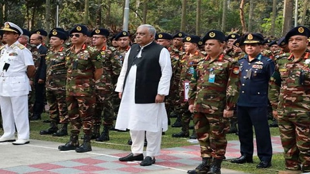 পিলখানা হত্যাকাণ্ডে শহীদদের প্রতি স্বরাষ্ট্রমন্ত্রীর শ্রদ্ধা নিবেদন