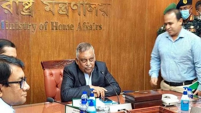 বিএনপির লাঠি নিয়ে সমাবেশে আসাটা কীসের ইঙ্গিত? প্রশ্ন স্বরাষ্ট্রমন্ত্রীর