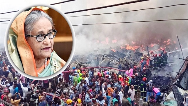 বঙ্গবাজারে অগ্নিকাণ্ডের খোঁজখবর রাখছেন প্রধানমন্ত্রী