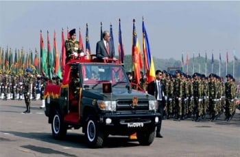 রাষ্ট্রপতি ও প্রধানমন্ত্রীর বিজয় দিবসের কুচকাওয়াজ পরিদর্শন